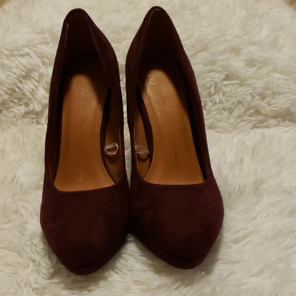 Suede burgundy heels
